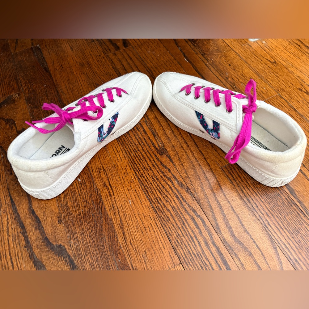 Tretorn White Canvas Sneakers with Hot Pink Laces - Picture 2 of 5